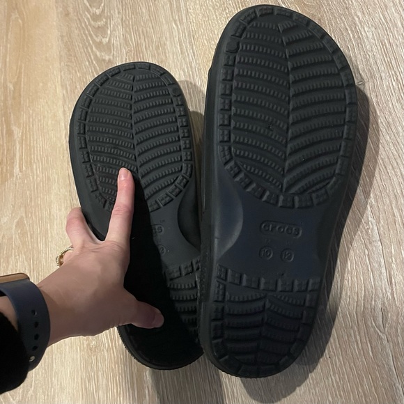 Black Crocs Sandals Men’s 10 / Women’s 12 Like New! Croc - Picture 2 of 5